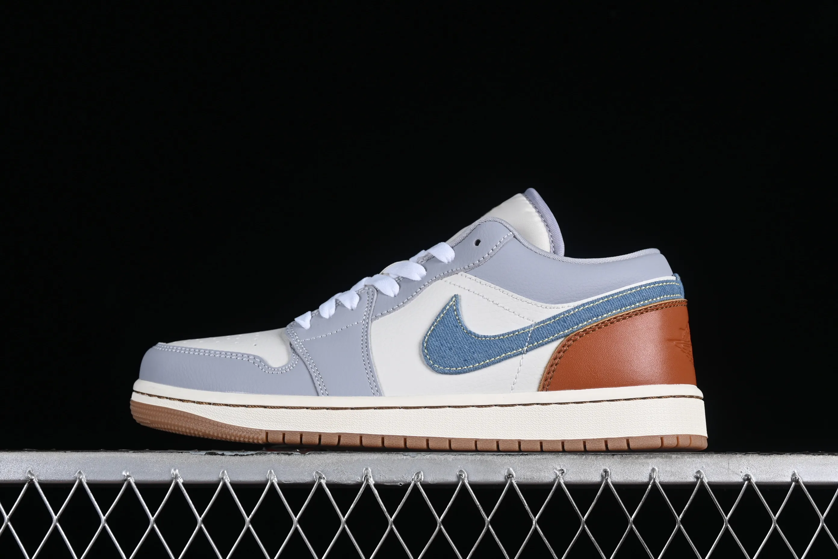 All categories Air Jordan Jordan series basketball shoes Air Jordan 1 Low Air Jordan 1 Low AJ1 Joe 1 contrast denim low-top cultural casual sneakers FZ5046-041